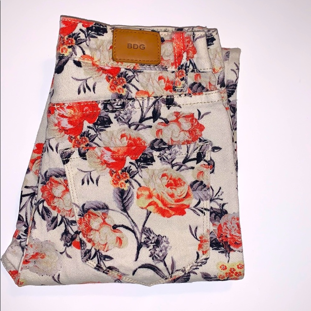 BDG Floral jeans